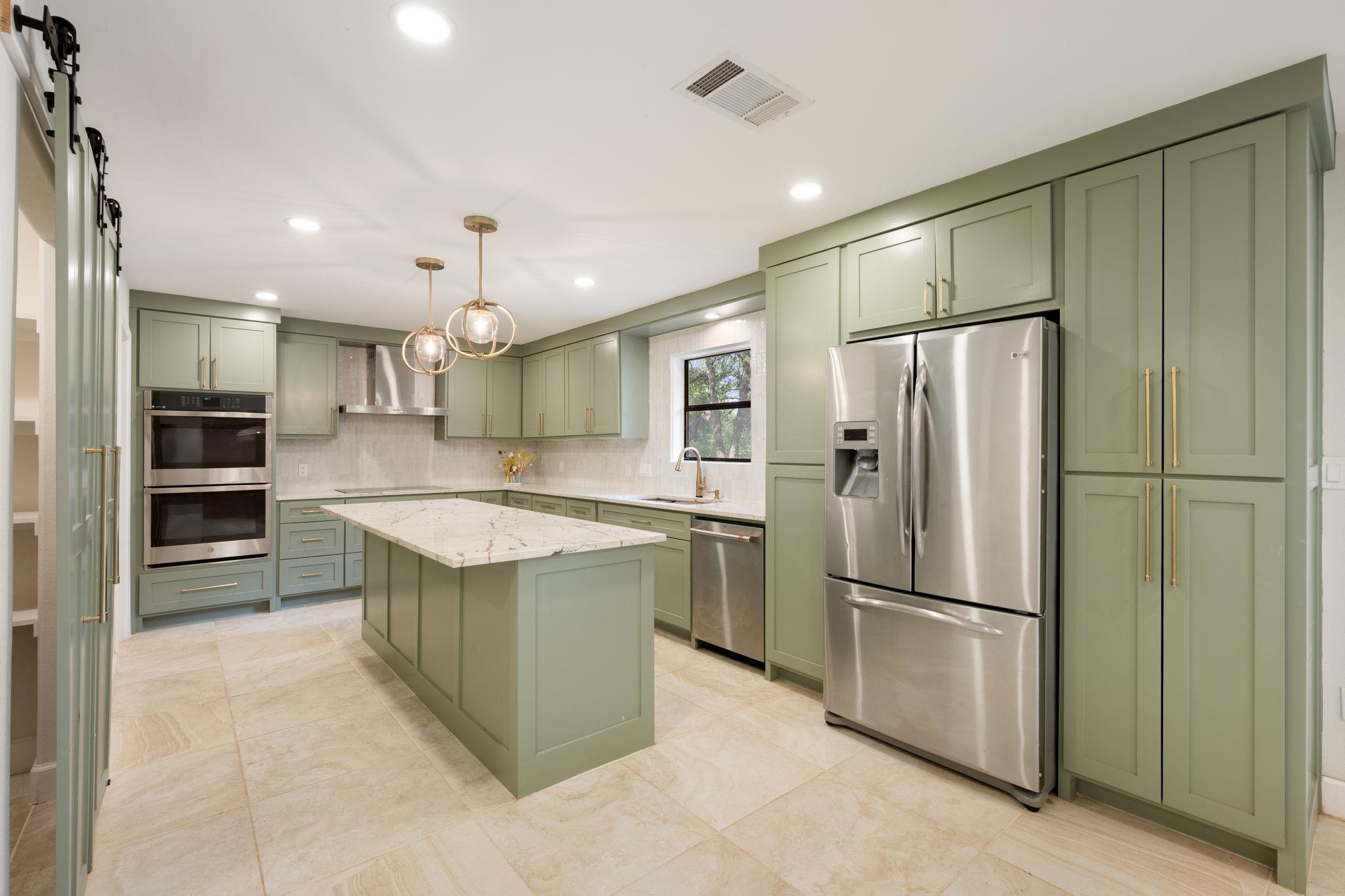 210 Waxwing DR