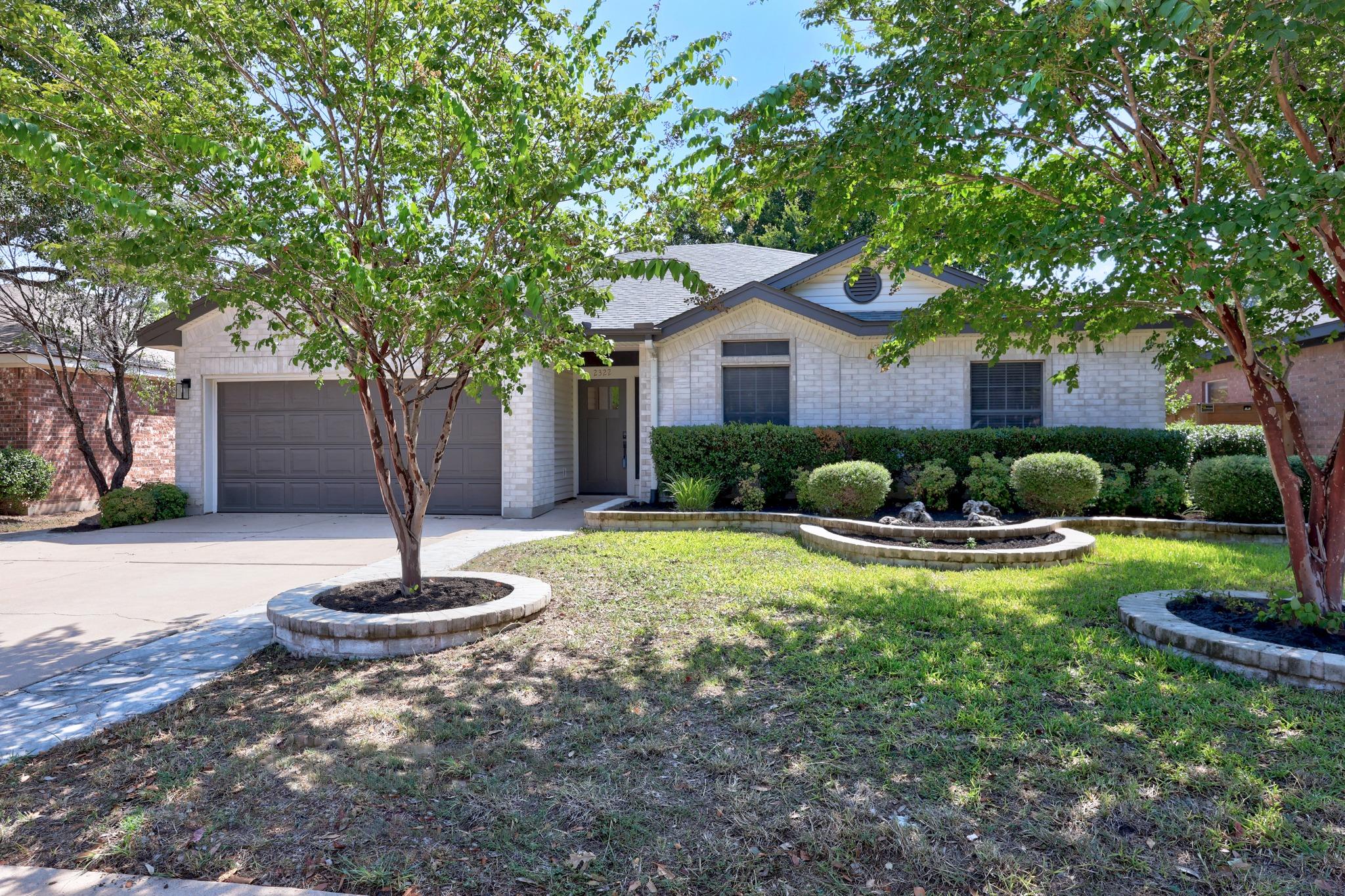 2322 Loquat LN