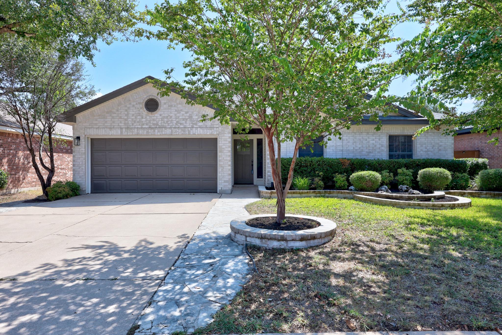 2322 Loquat LN