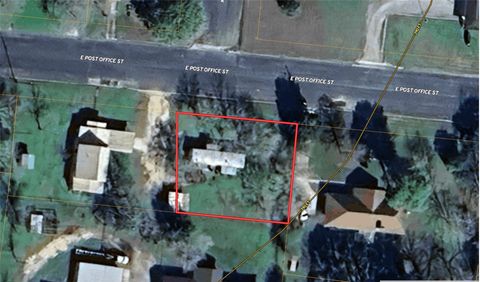 Photo of 604 E Post Office ST, Weimar, TX 78962 (MLS # 6335275)