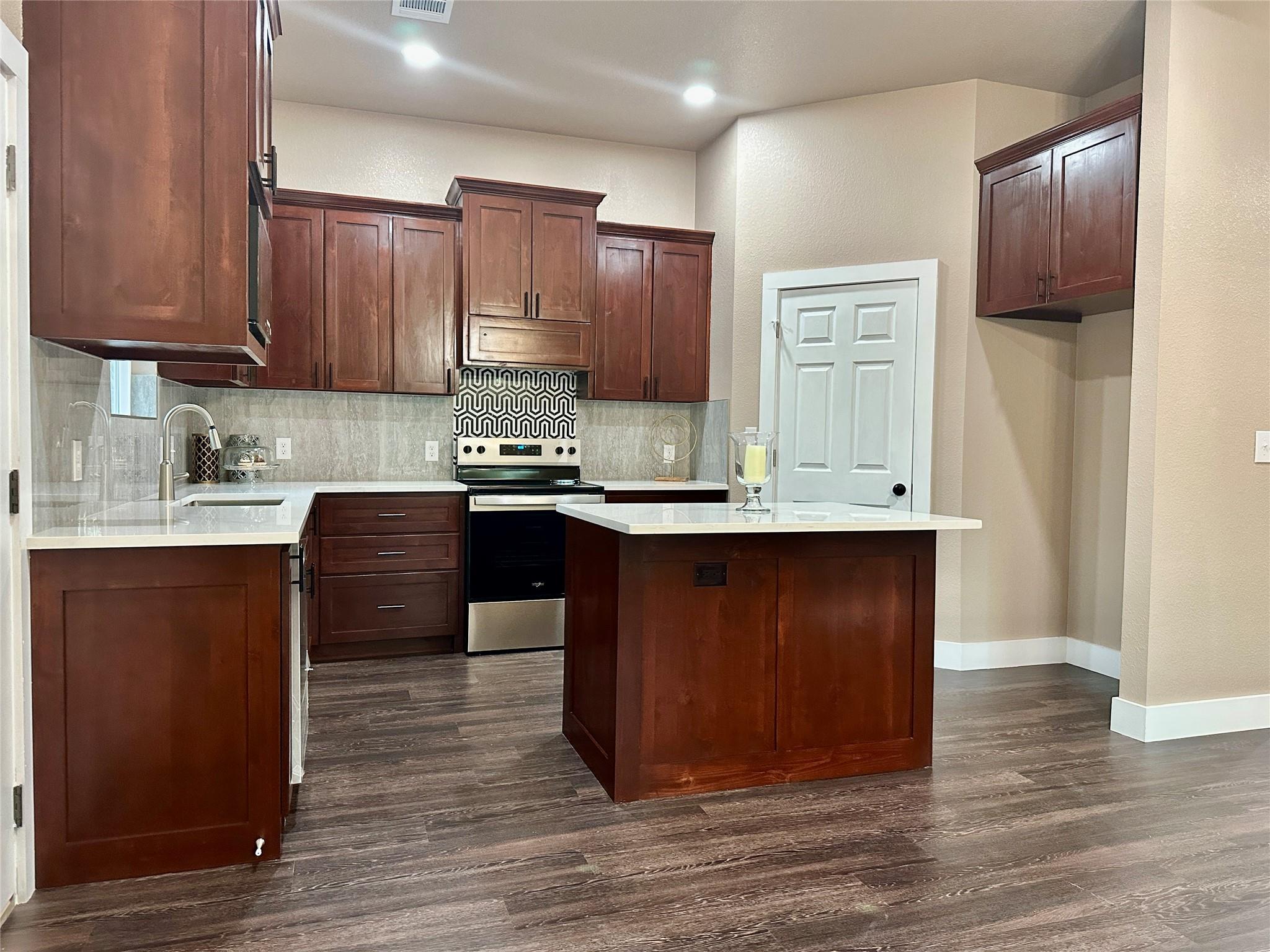 105 Diamond Head DR