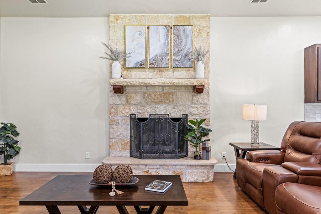 10030 E Us Highway 290 Highway