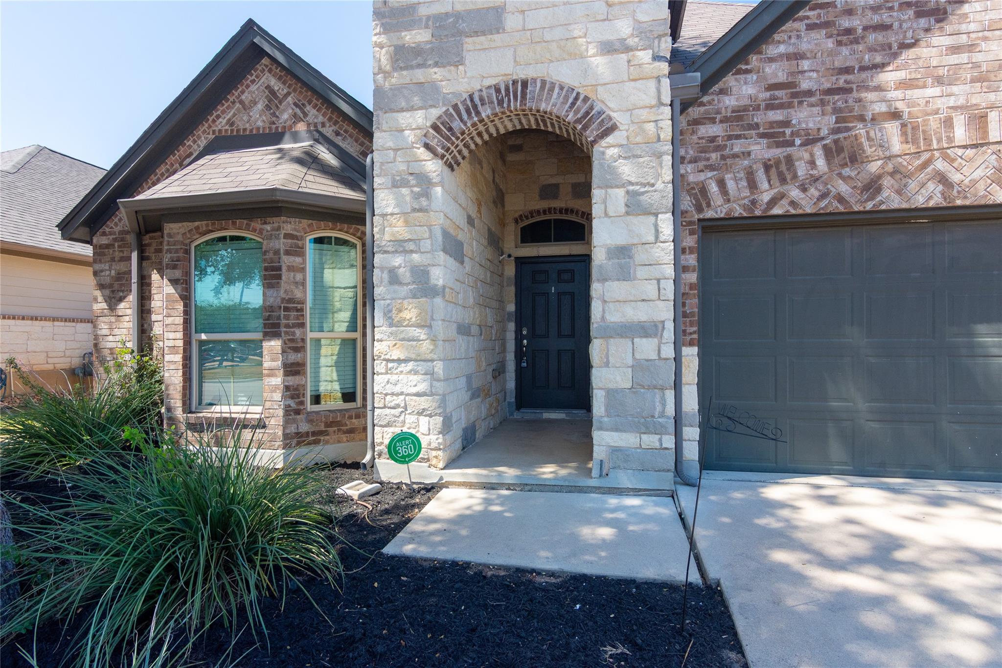 1916 Bobbywoods LN