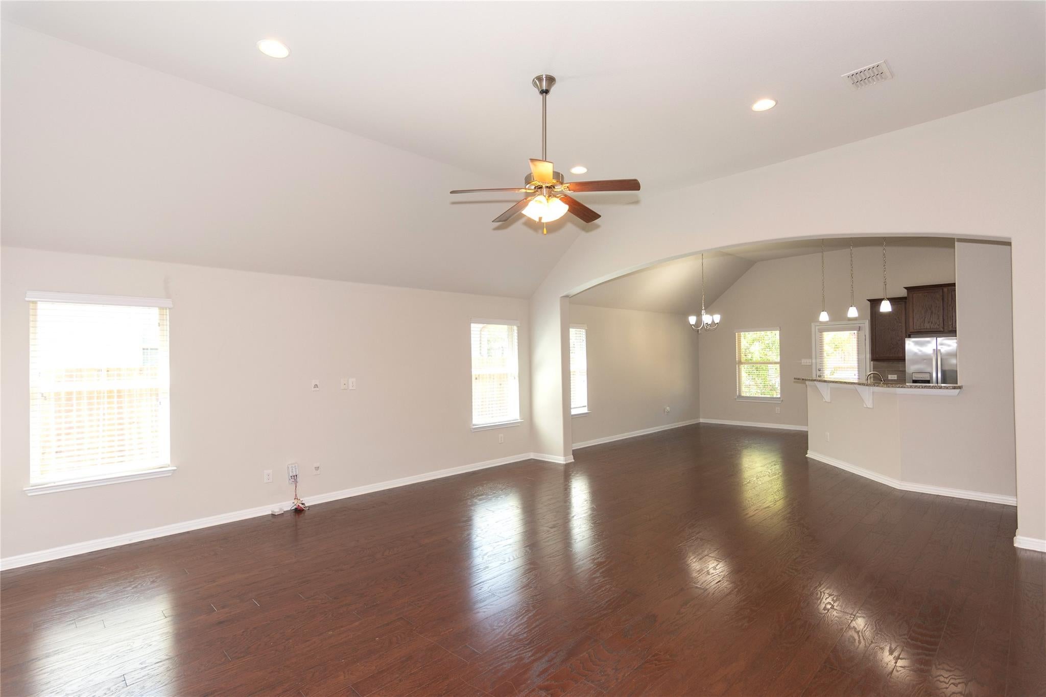 1916 Bobbywoods LN