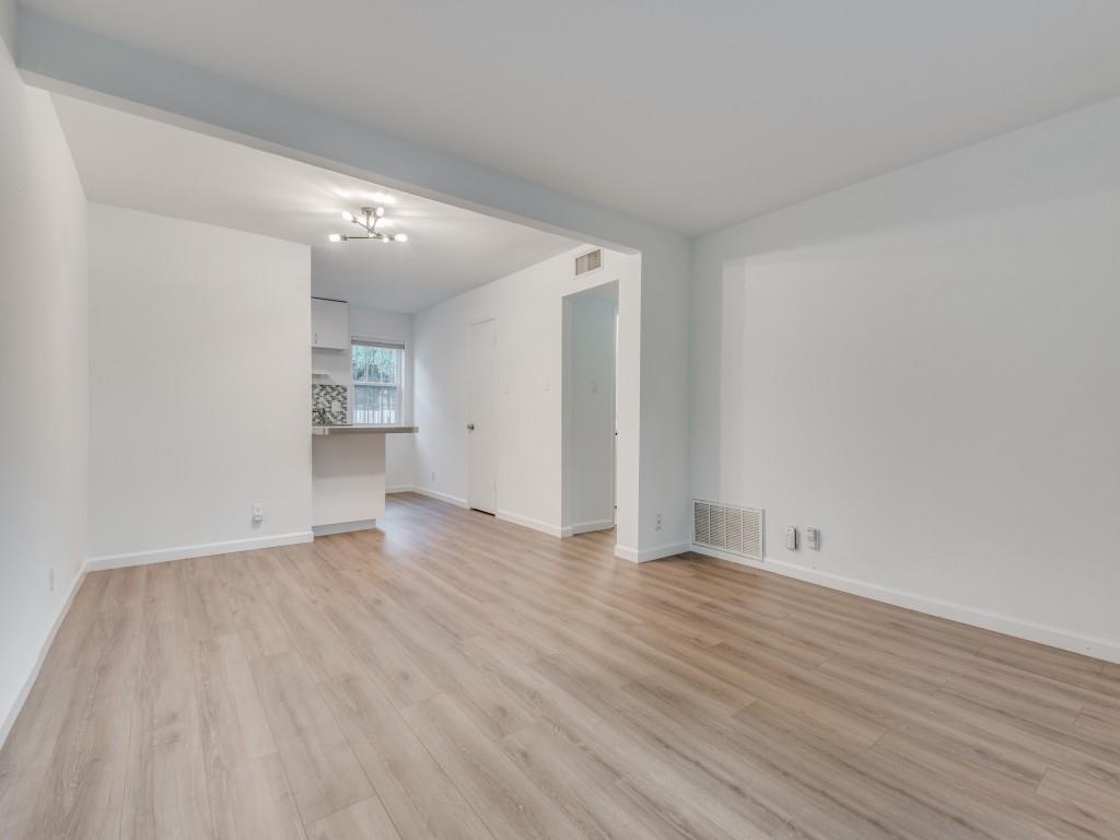 300 Crockett ST 103