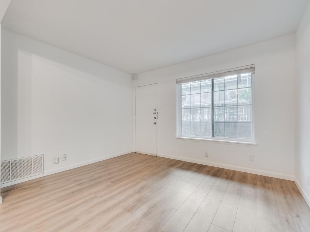 300 Crockett ST 103