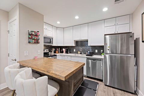 935 La Posada DR 128 Austin TX 78752