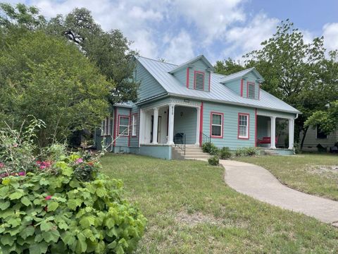 Photo of 818 Harris Ave, Austin, TX 78705 (MLS # 5402958)