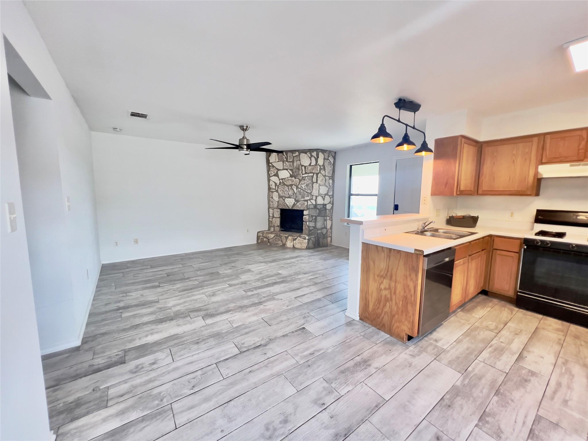 809 Bracewood CIR