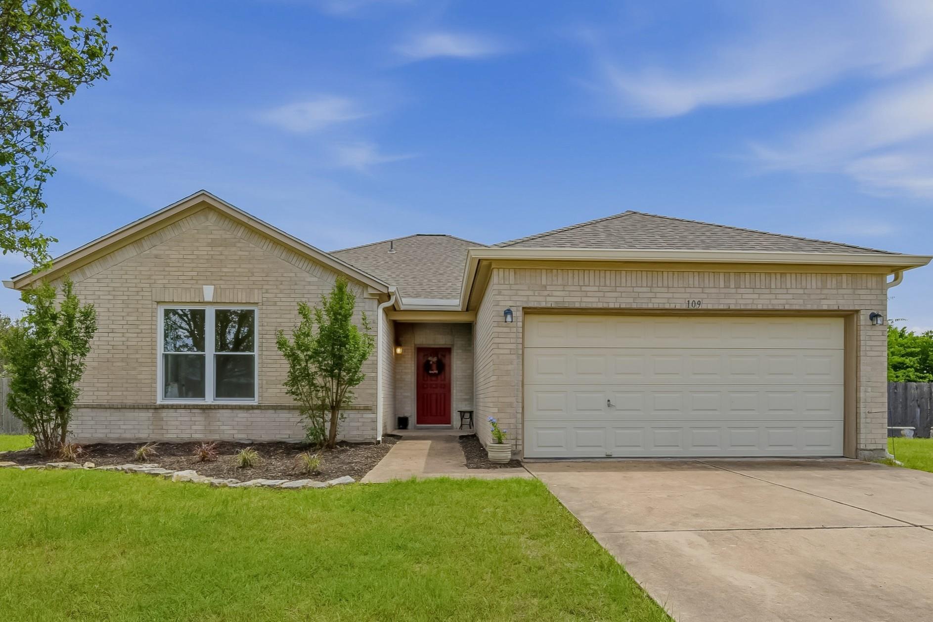 109 Silver Lace LN