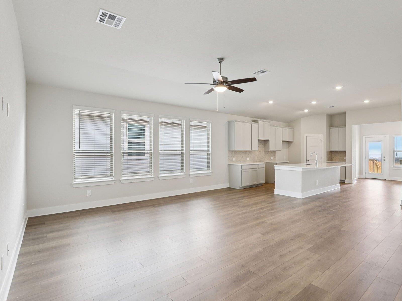 1556 Zion DR