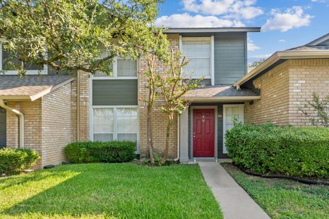 Photo of 1015 E Yager LN #56, Austin, TX 78753 (MLS # 2608916) Photo of 1015 E Yager LN #56, Austin, TX 78753 (MLS # 2608916)