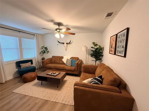 Photo of 1304 Astor PL, Austin, TX 78721 (MLS # 1238584)