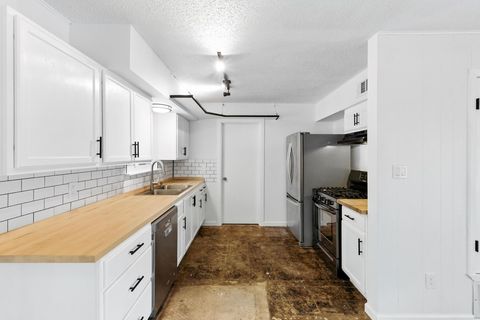 Tiny photo for 2200 Cadiz CIR, Austin, TX 78741 (MLS # 1452294)