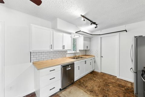 Tiny photo for 2200 Cadiz CIR, Austin, TX 78741 (MLS # 1452294)