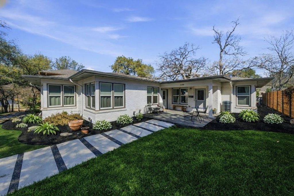 Photo of 3310 Enfield RD, Austin, TX 78703 (MLS # 8803728)