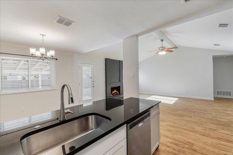 Tiny photo for 11636 Parkfield DR, Austin, TX 78758 (MLS # 4869311)