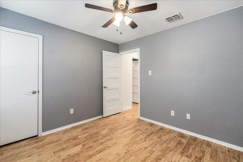 Tiny photo for 11636 Parkfield DR, Austin, TX 78758 (MLS # 4869311)
