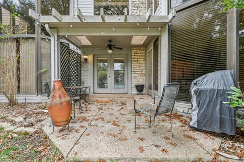 Tiny photo for 138 World Of Tennis SQ, Lakeway, TX 78738 (MLS # 5192675)