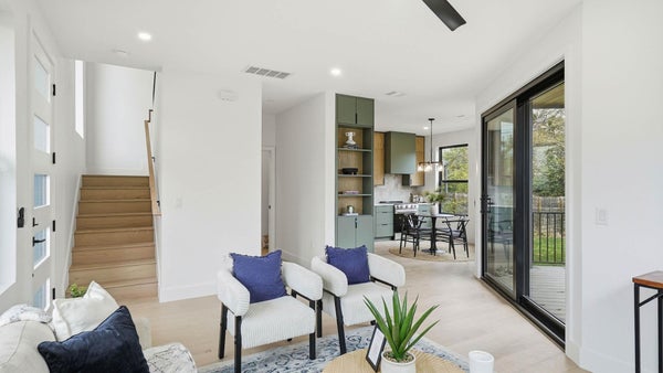 300 LIGHTSEY RD APT 2, AUSTIN, TX 78704 - Image c4ab14b53edd22aef73dc89cf0b1cdb7/1065785174