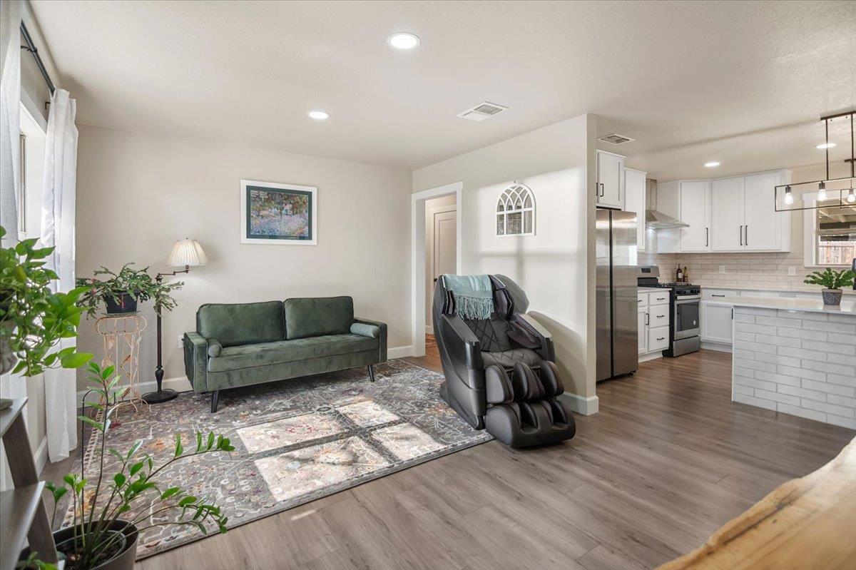 1236 Martin ST