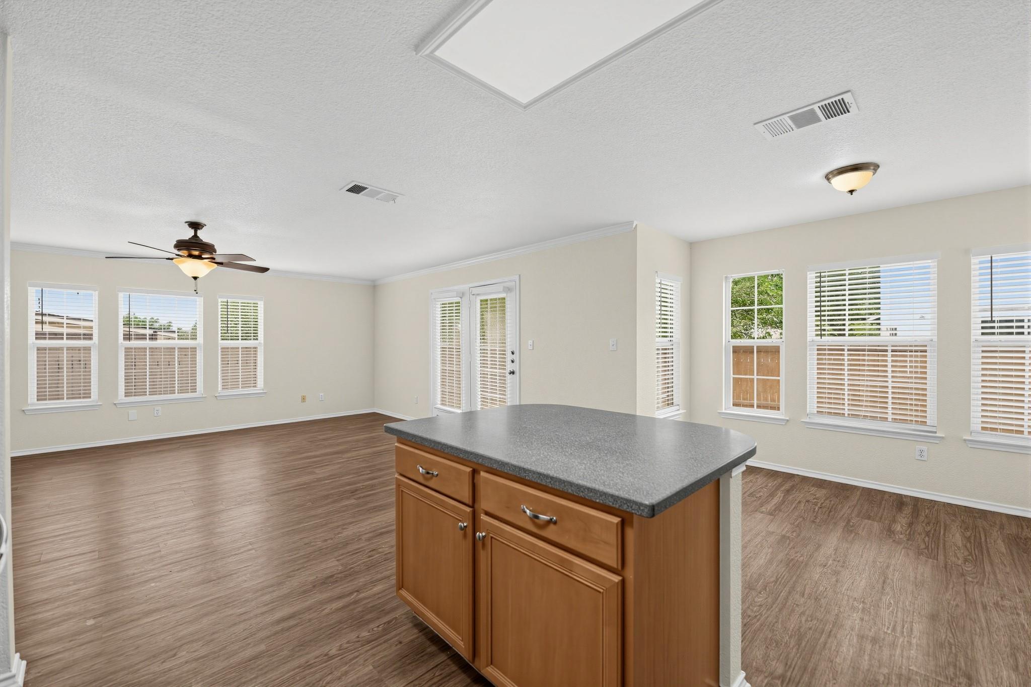 360 Thicket LN