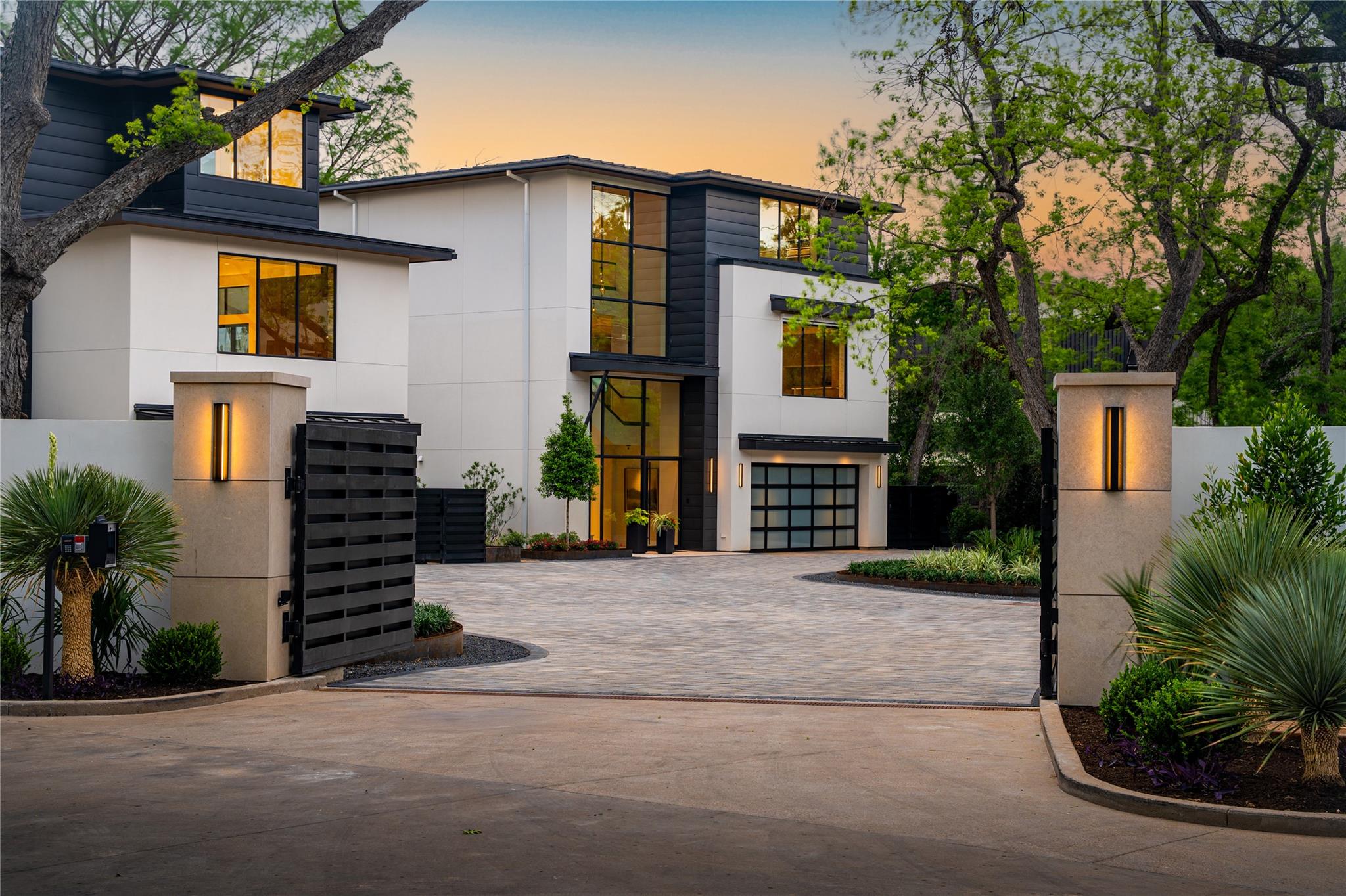 2503 Westlake DR 201