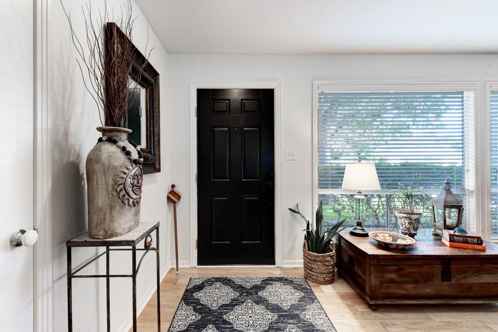 Austin, Texas 78759, United States, 3 Bedrooms Bedrooms, ,3 BathroomsBathrooms,Residential,Pending,52306