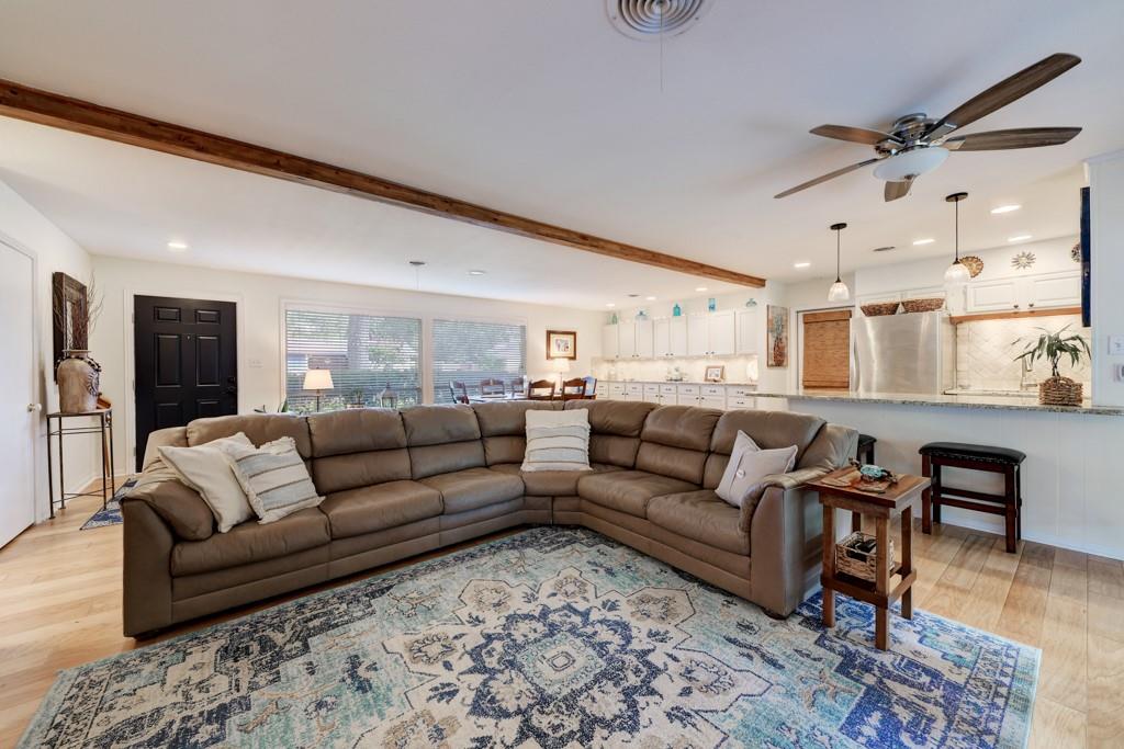 Austin, Texas 78759, United States, 3 Bedrooms Bedrooms, ,3 BathroomsBathrooms,Residential,Pending,52306