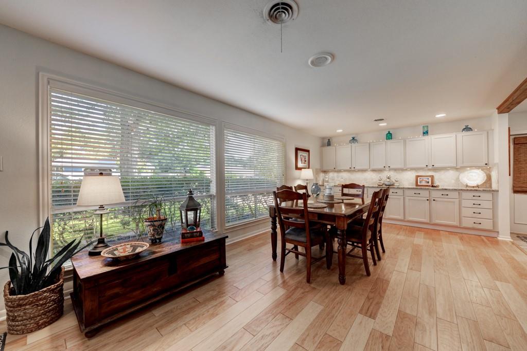 Austin, Texas 78759, United States, 3 Bedrooms Bedrooms, ,3 BathroomsBathrooms,Residential,Pending,52306