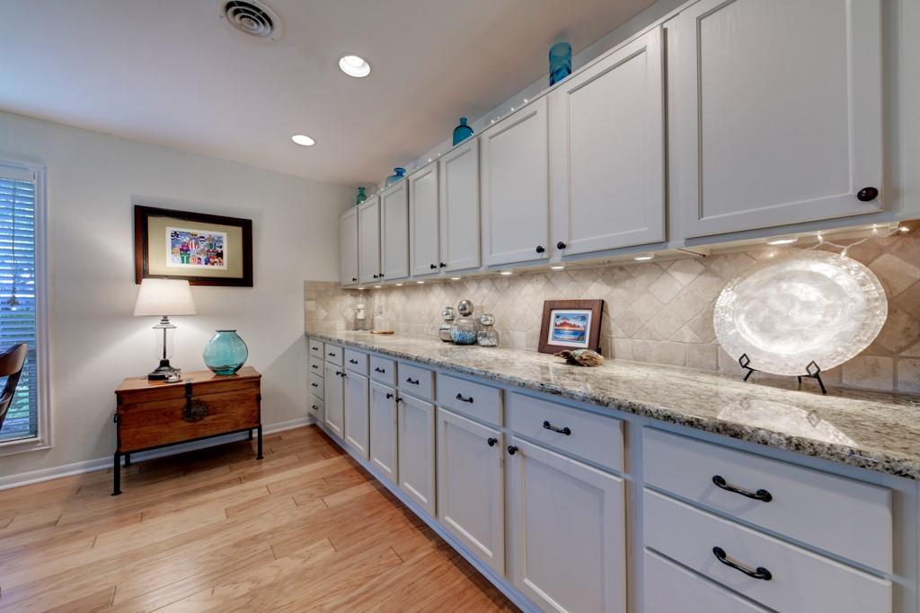 Austin, Texas 78759, United States, 3 Bedrooms Bedrooms, ,3 BathroomsBathrooms,Residential,Pending,52306