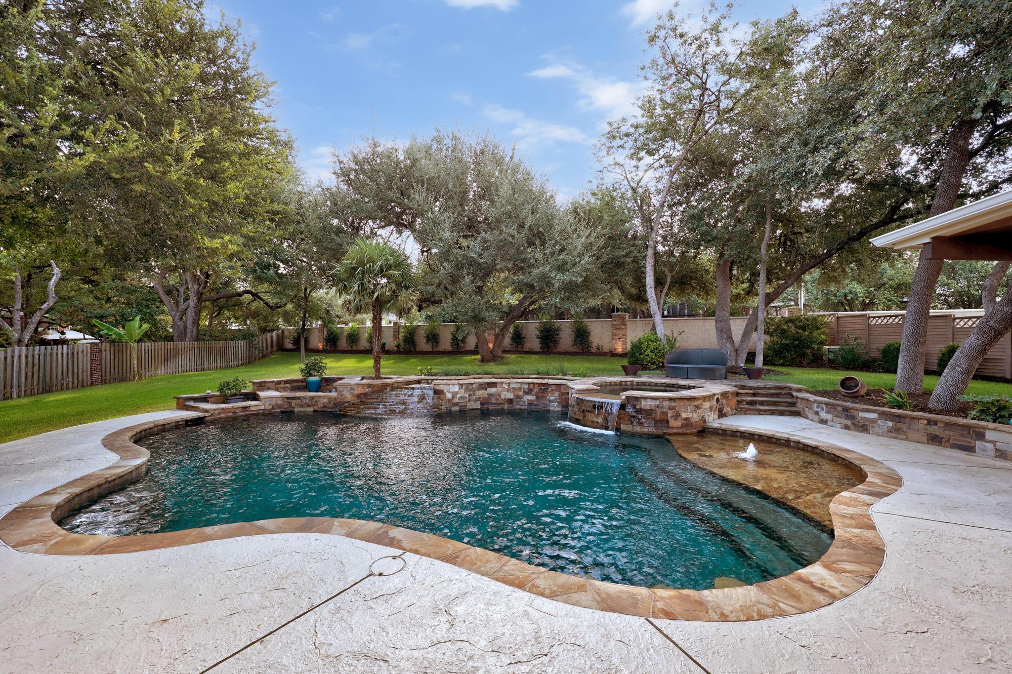 3205 Bay Hill LN