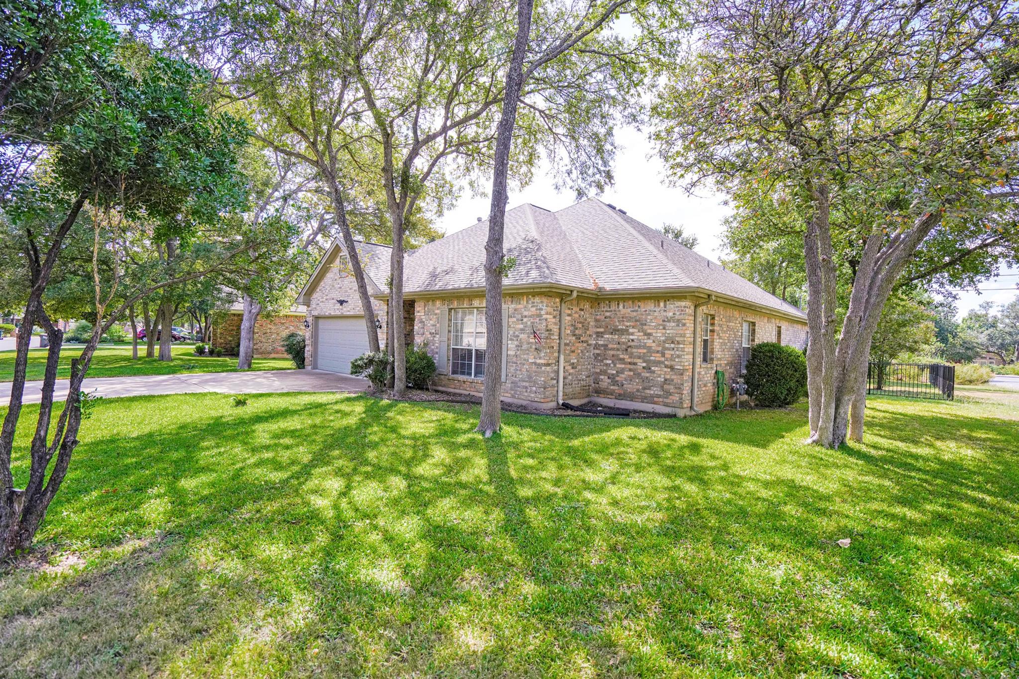 2912 Brandy LN
