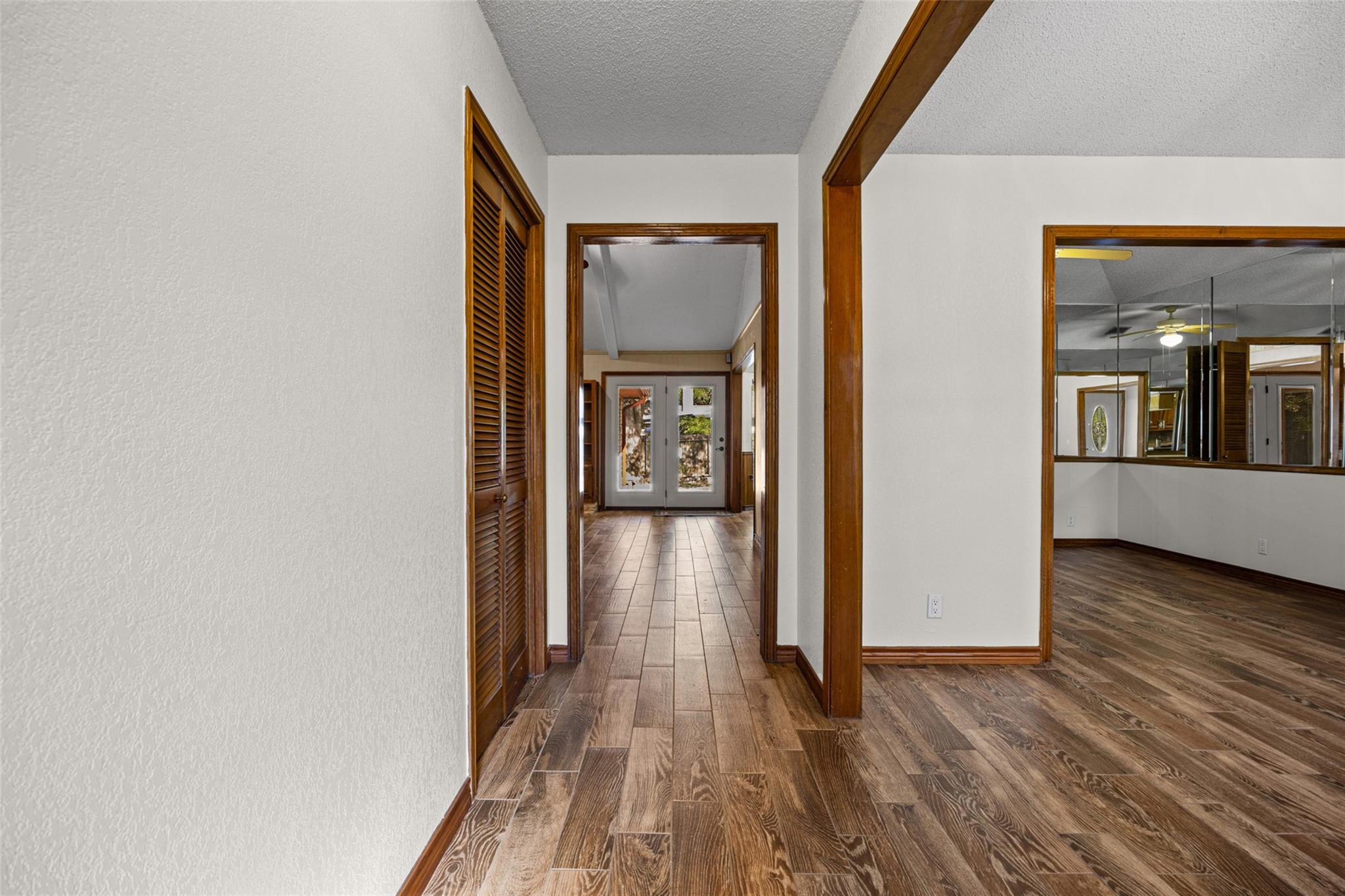 11006 Brodie LN