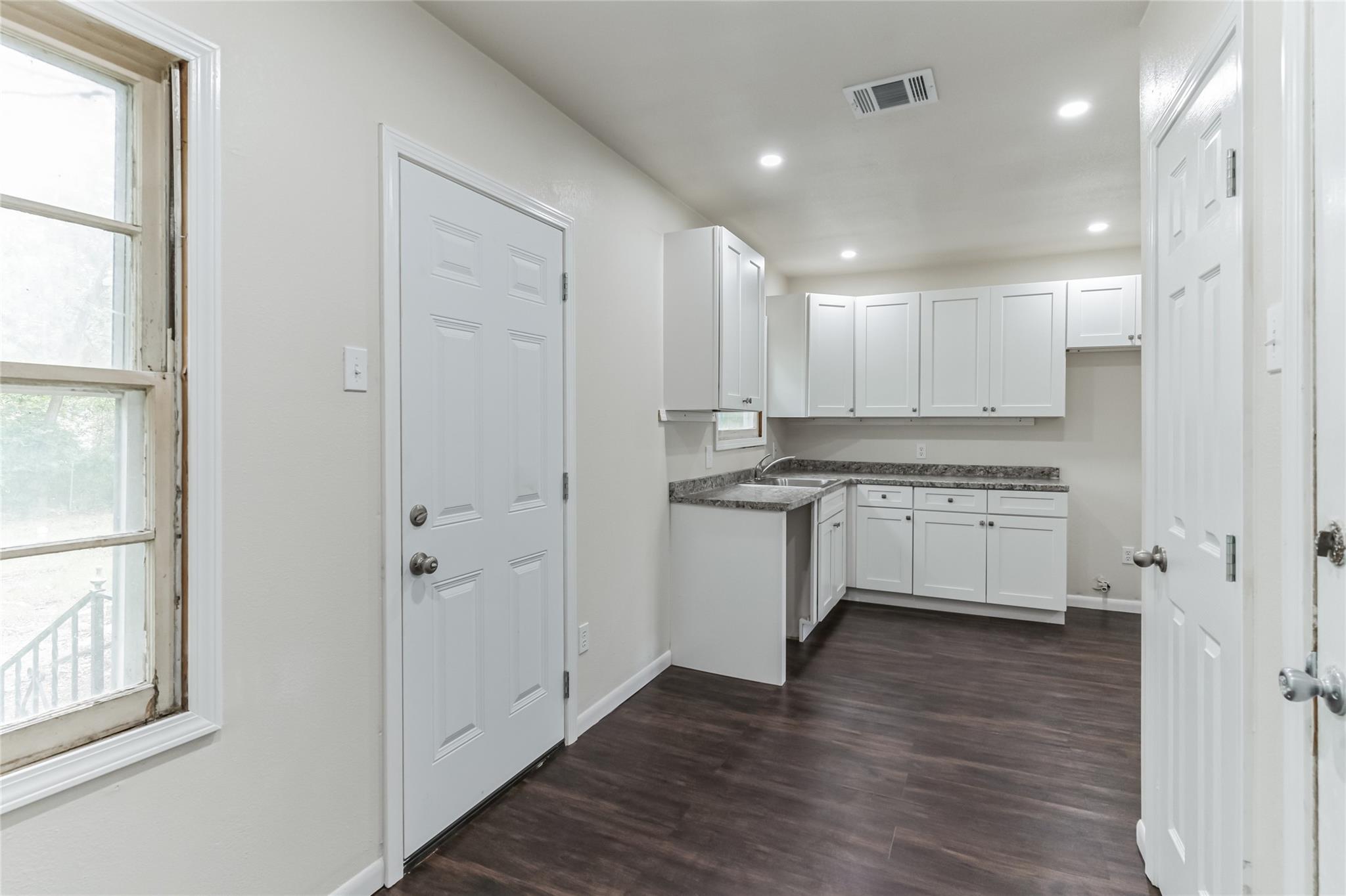 Killeen, Texas 76541, United States, 2 Bedrooms Bedrooms, ,1 BathroomBathrooms,Residential,Pending,58256