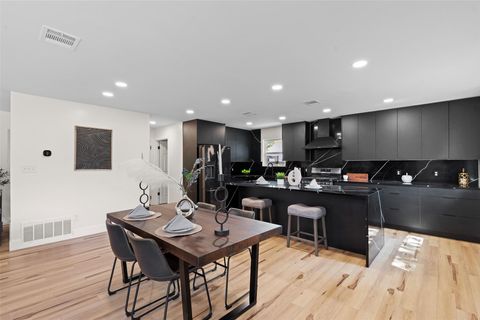 Tiny photo for 6303 Bexton CIR, Austin, TX 78745 (MLS # 1861878)