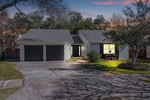 Photo of 6303 Bexton CIR, Austin, TX 78745 (MLS # 1861878)