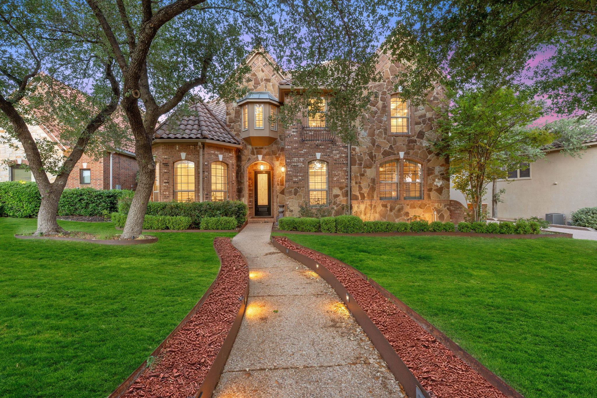 1917 Lakecliff Hills LN