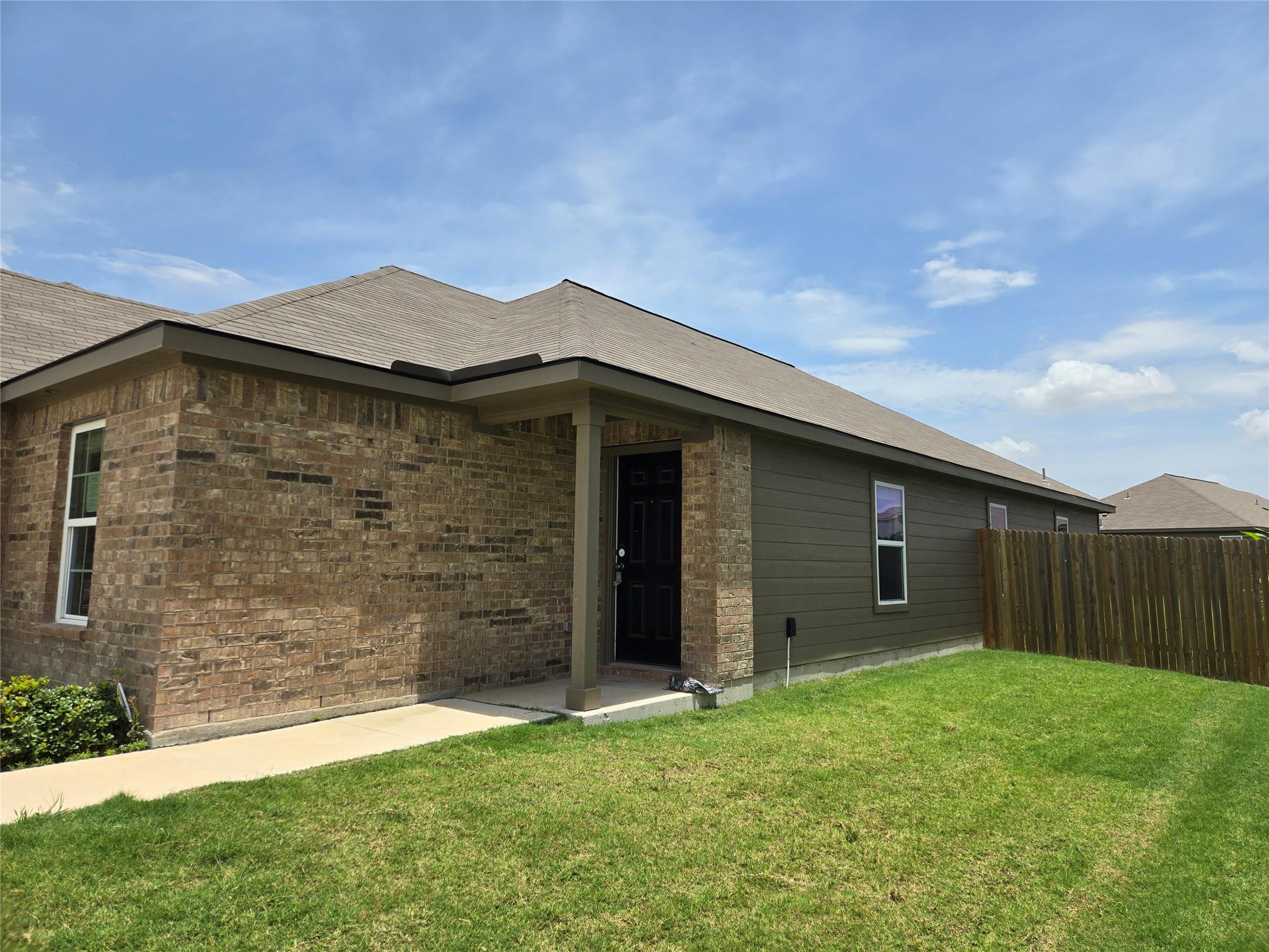 16416 Farmhouse LN