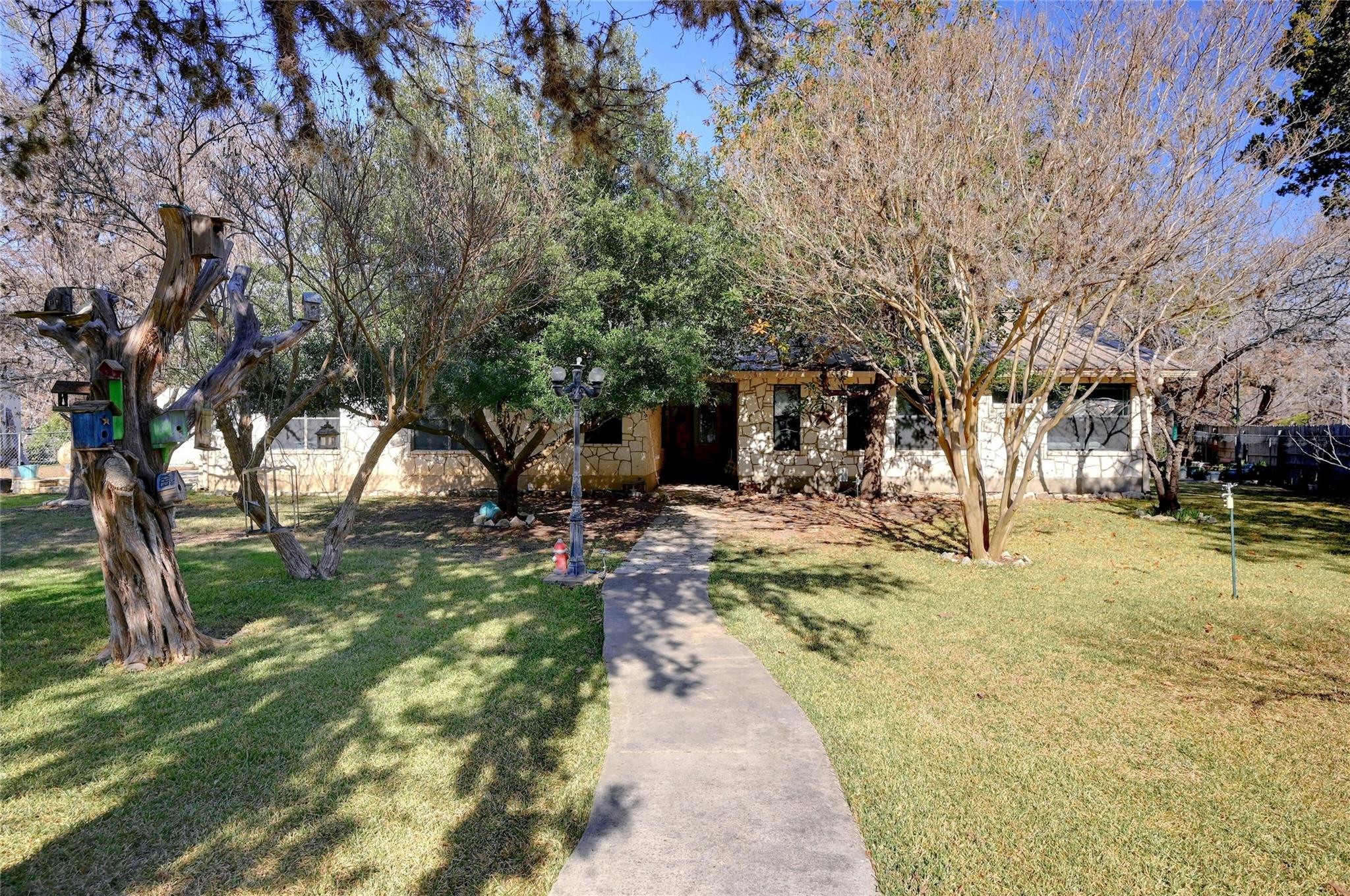 187 N Roy Chisum RD