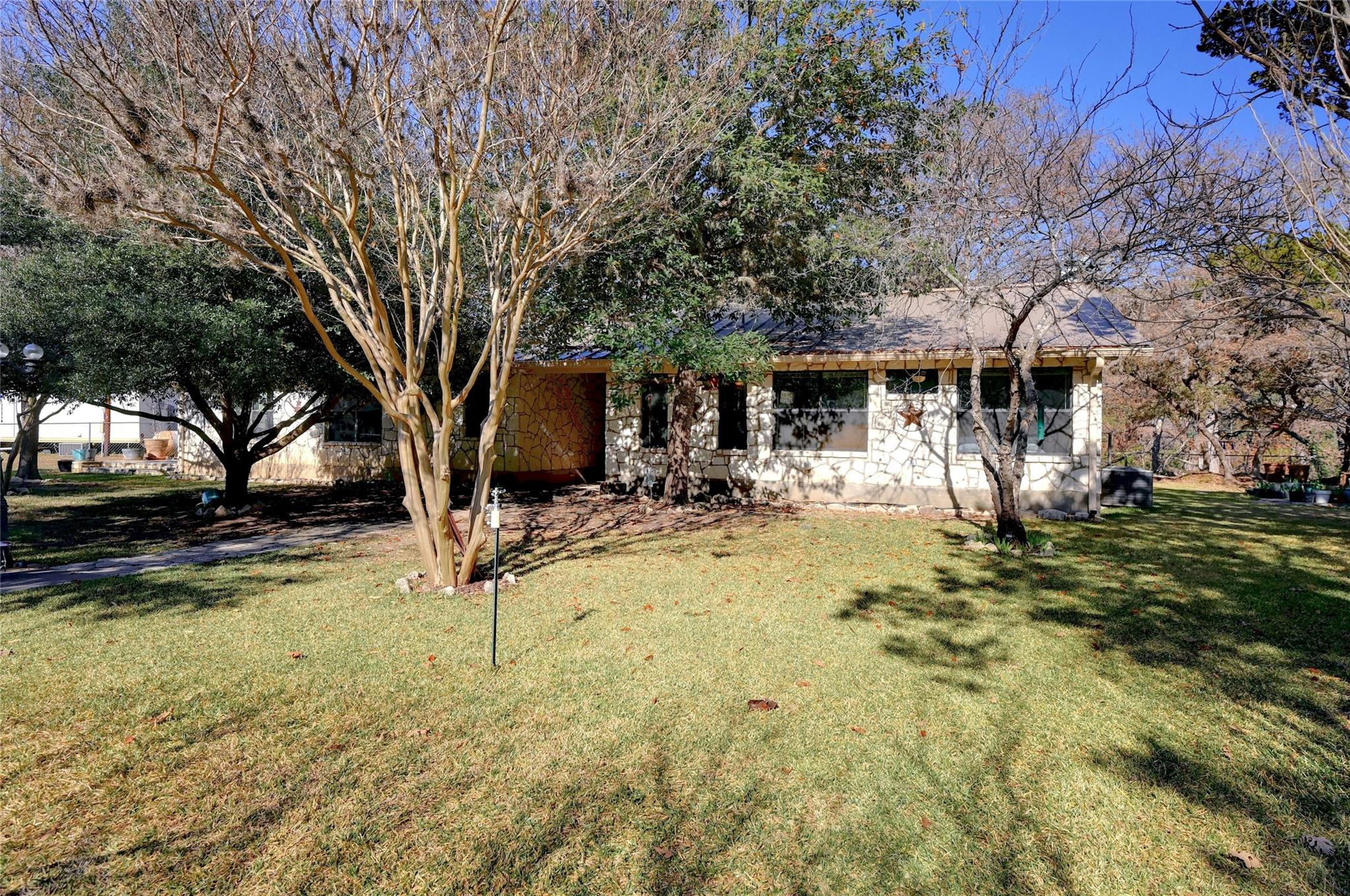 187 N Roy Chisum RD