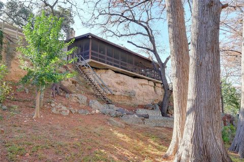 A home in Leakey