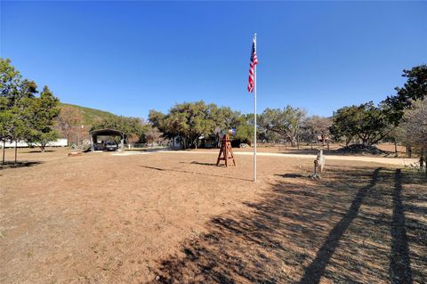 A home in Leakey