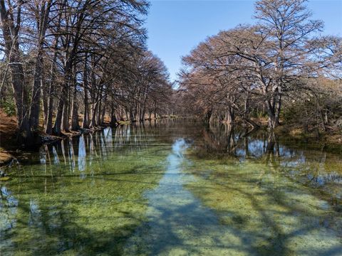 187 N Roy Chisum RD Leakey TX 78873