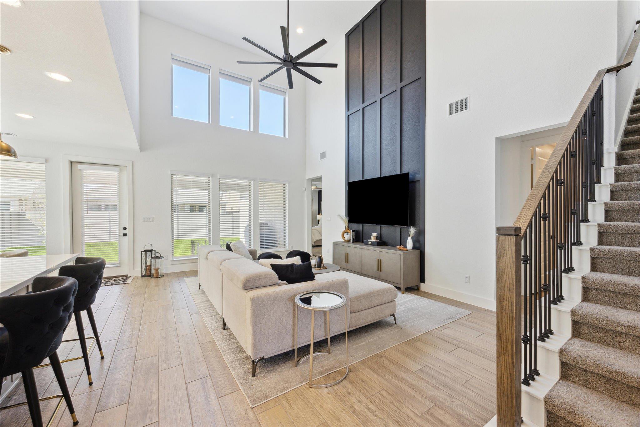 1005 Highcrest
