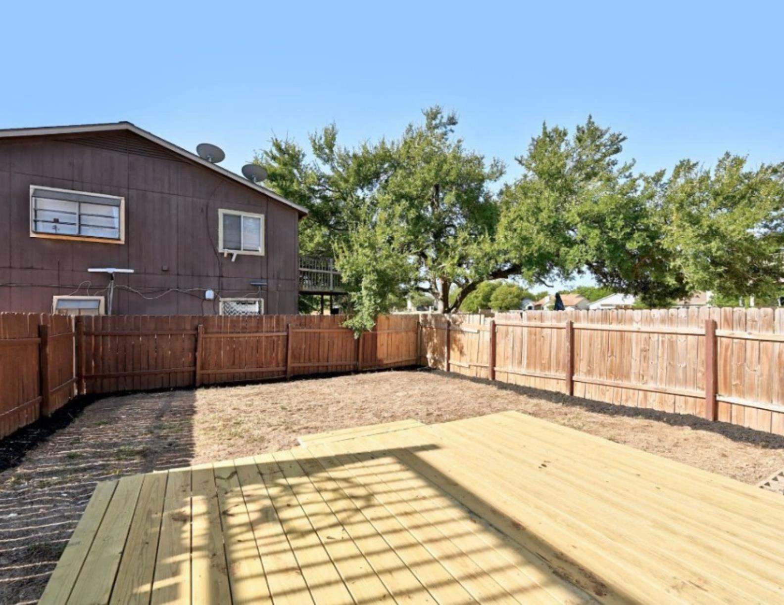 2303 Cedrick CV D