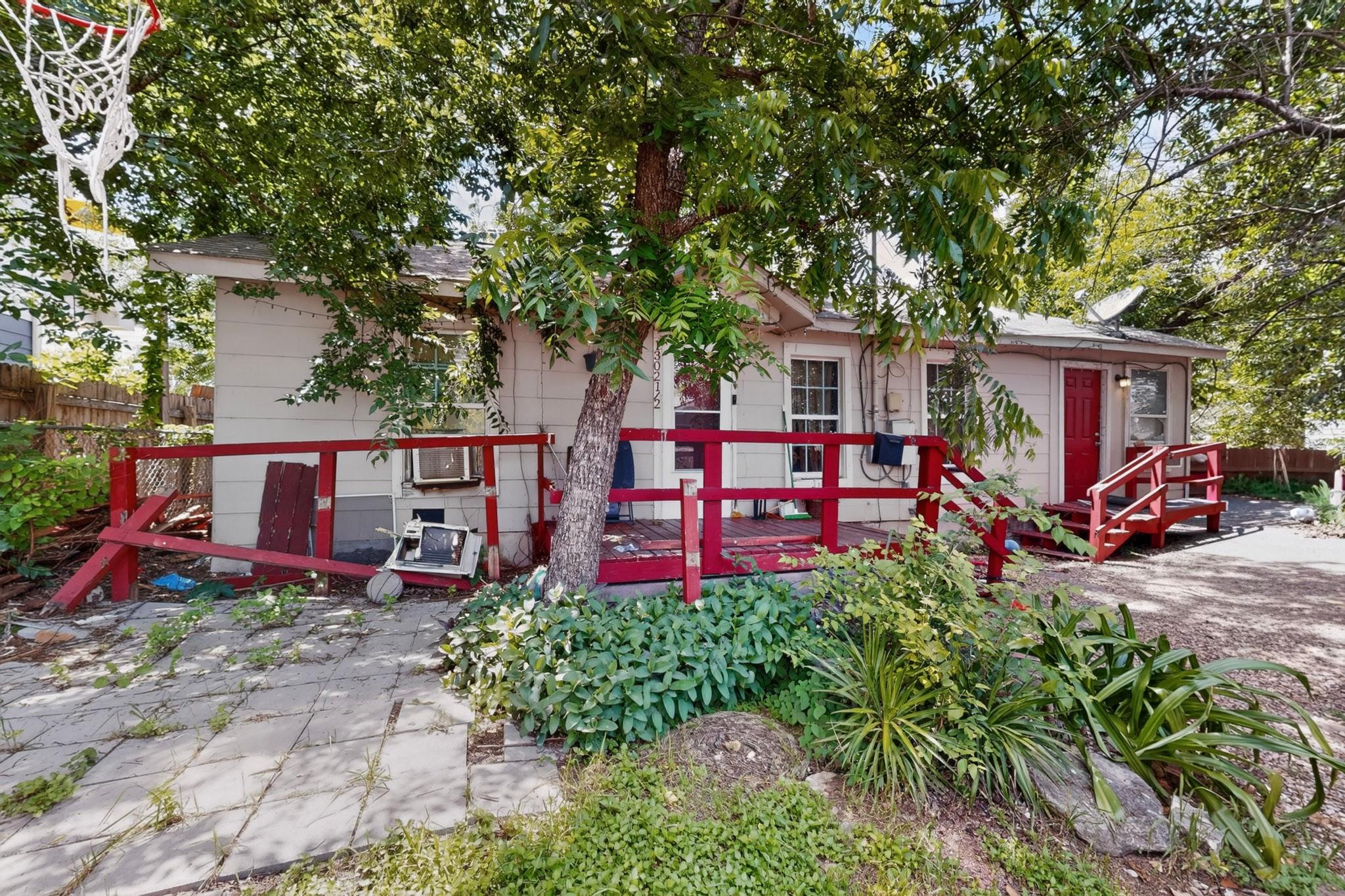 1302 1/2 WALNUT Ave E 2
