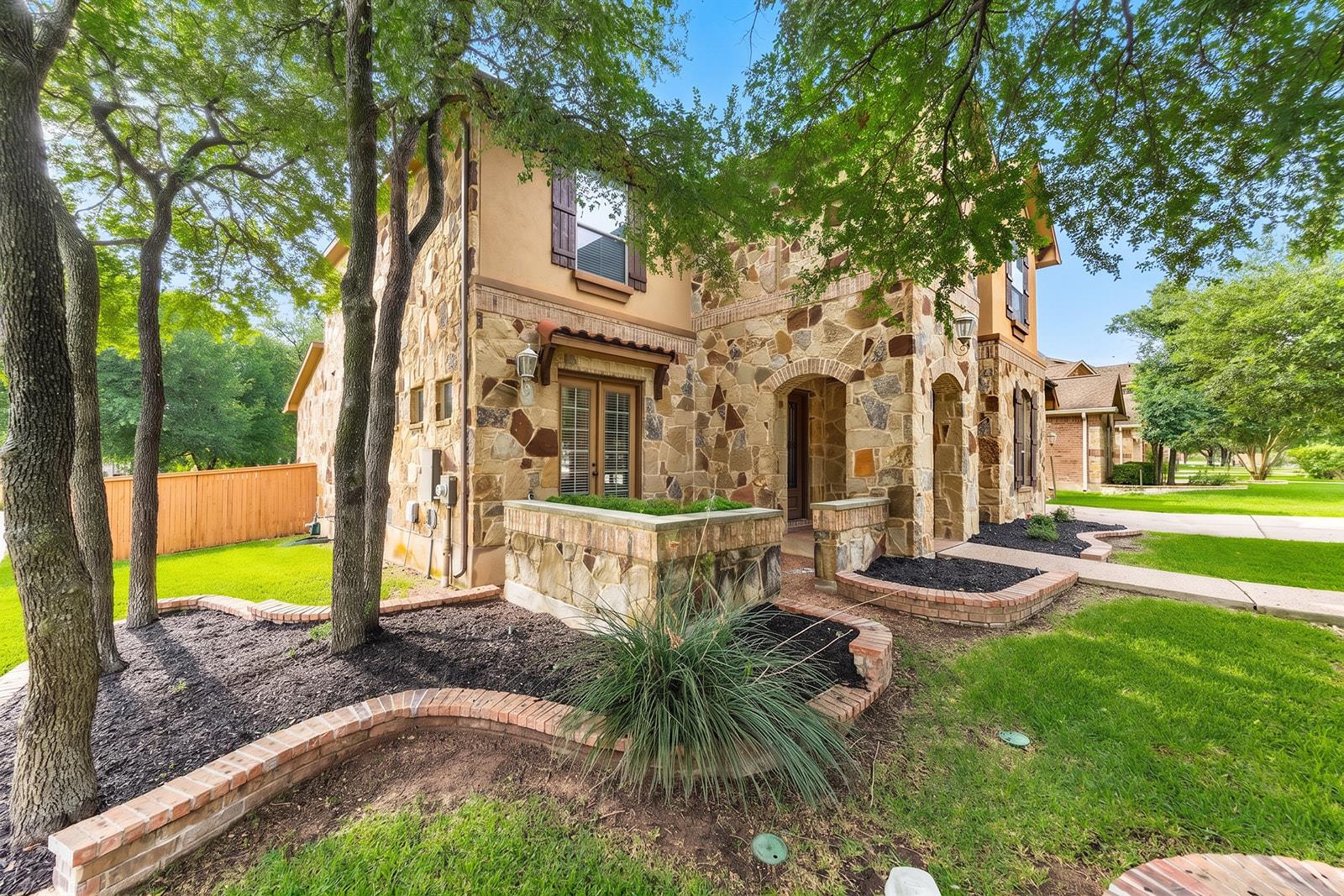 114 Saddle Ridge DR N
