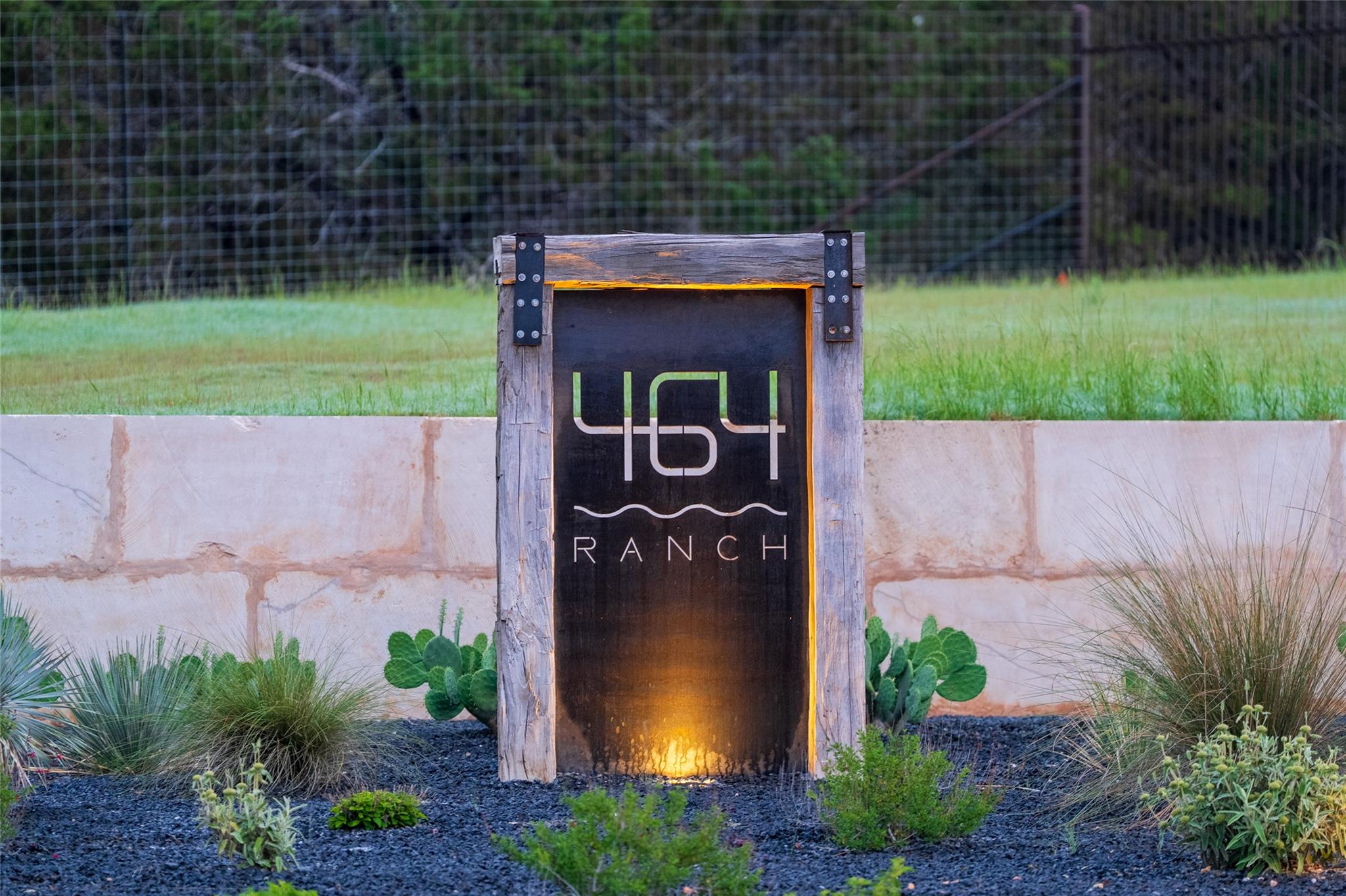 928 Balcones DR