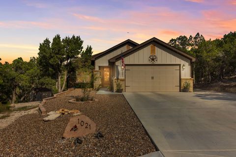1021 Pinon PASS Fischer TX 78623